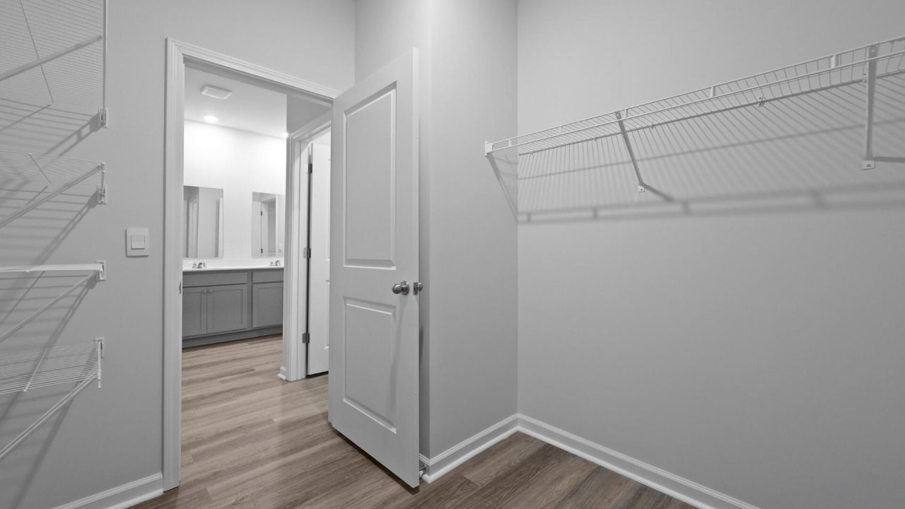 563 Lake Ridge Boulevard Photo 31