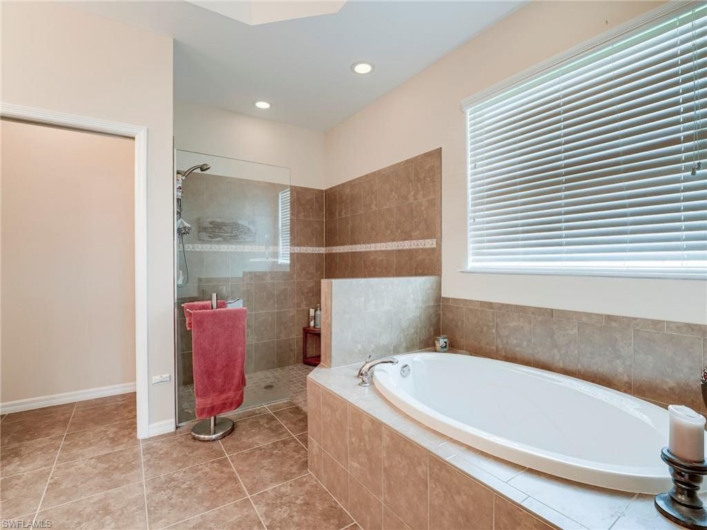 2466 Ashbury Cir, Cape Coral, FL 33991 Photo