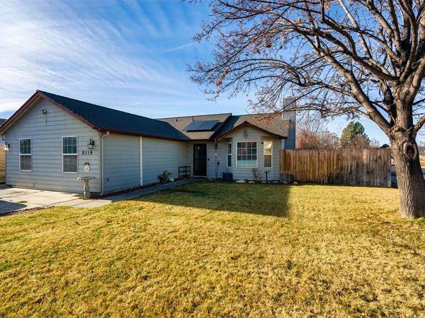 2119 SW 29th Street, Redmond, OR 97756