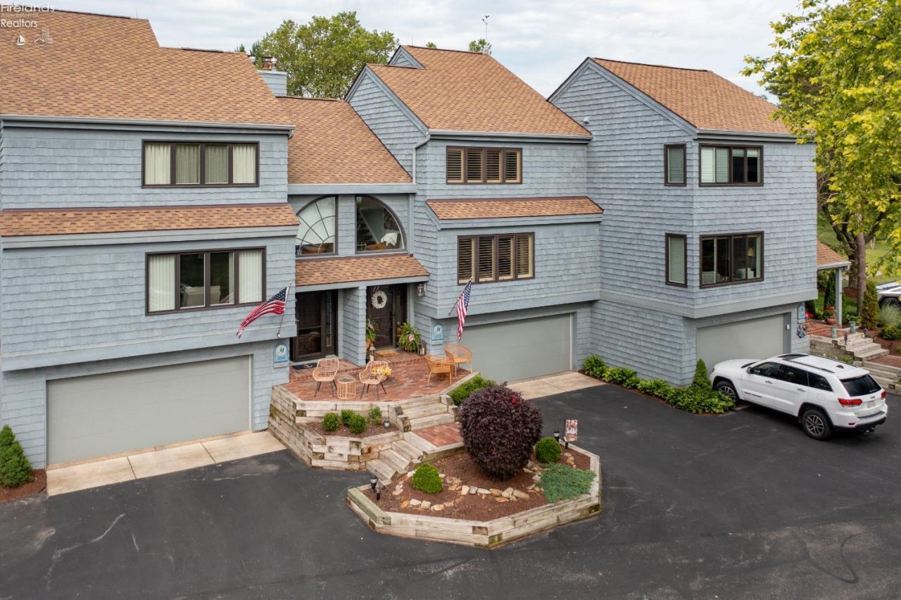 527 Mariner, Huron, OH 44839 Main Photo