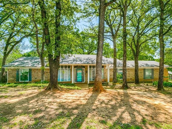 1000 Sherwood Drive, Bedford, TX 76022