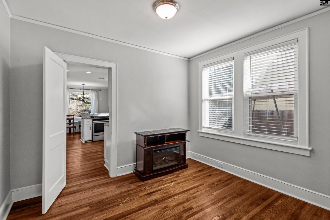 3226 Lincoln Street Photo 8