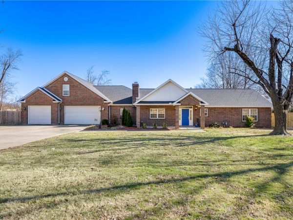 1925 S 21st Street, Rogers, AR 72758