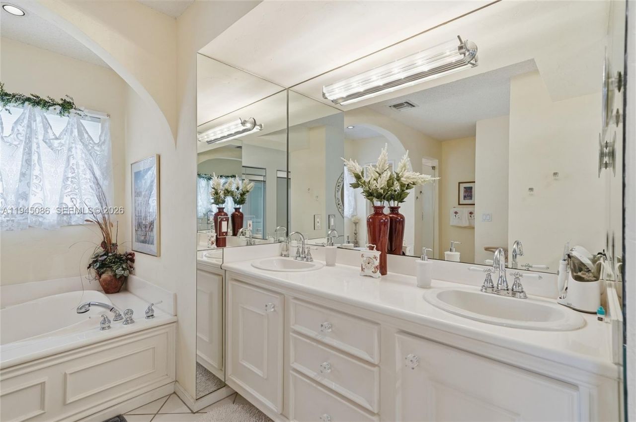 1431 S Ocean Blvd #95, Lauderdale by the Sea, FL 33062 Photo