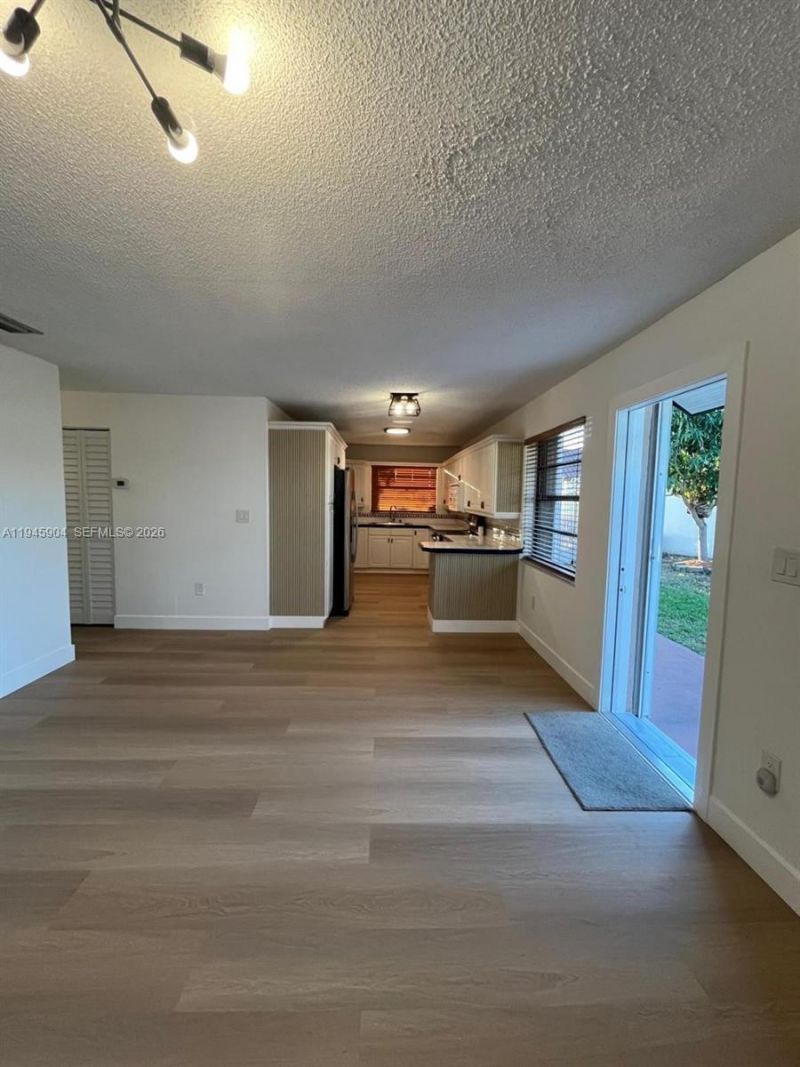 1045 SW 122nd Ct, Miami, FL 33184 Photo