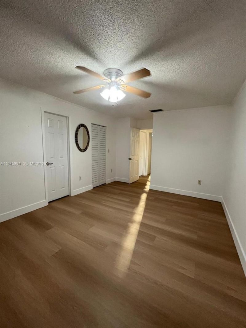 1045 SW 122nd Ct, Miami, FL 33184 Photo