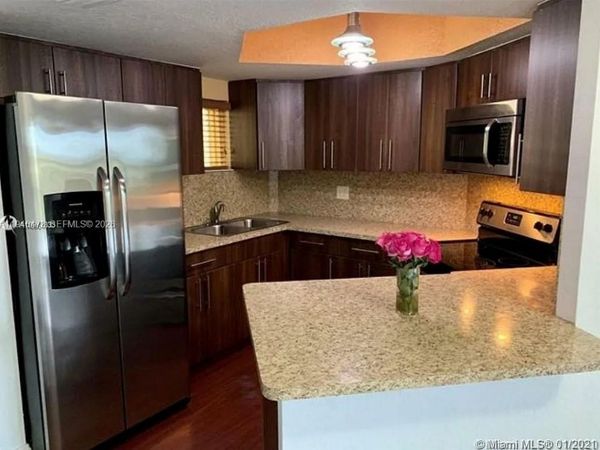 8245 Lake Dr, Unit 503, Doral, FL 33166