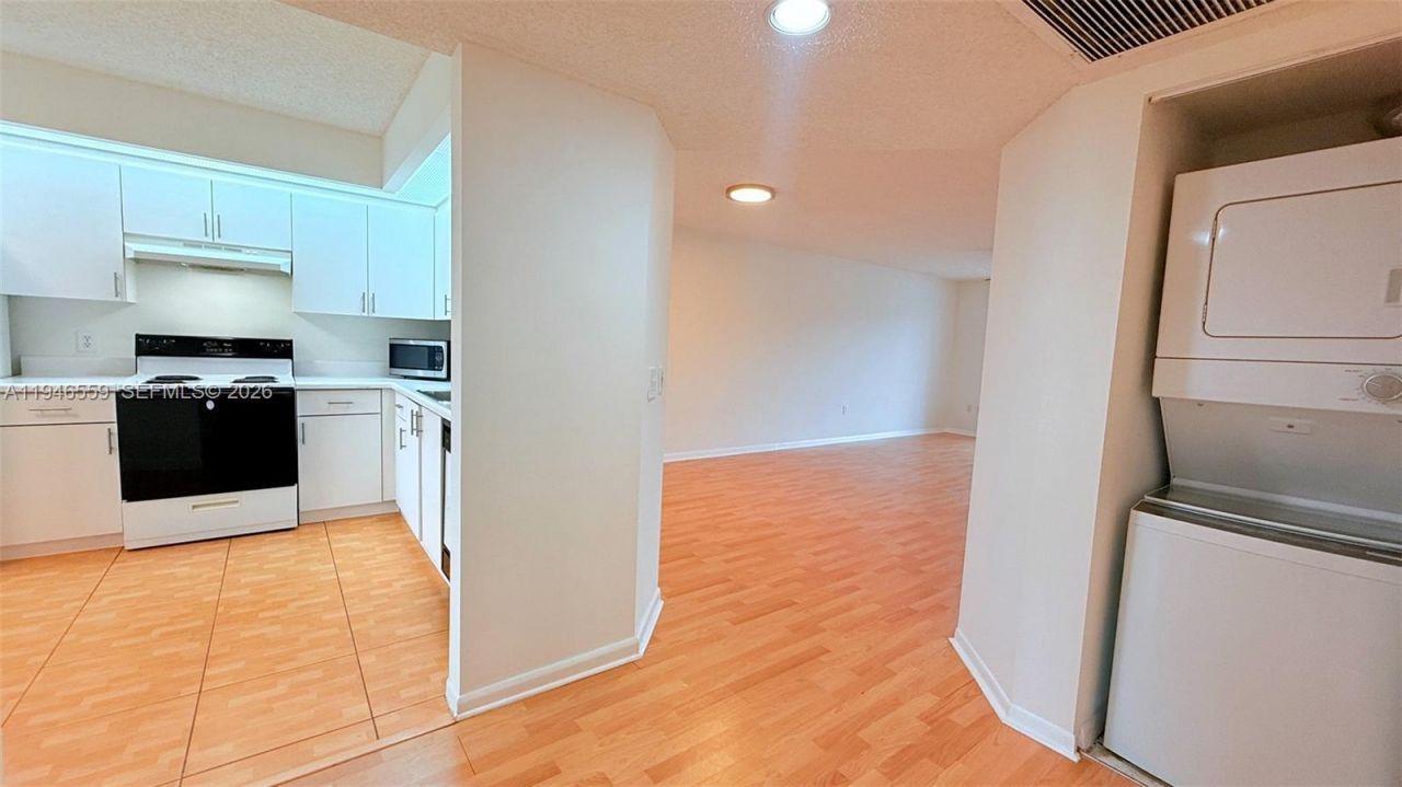 12651 SW 16th Ct, Unit 313B, Pembroke Pines, FL 33027 Photo