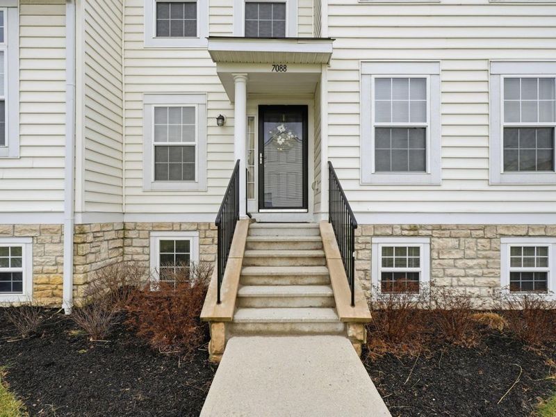 7088 Fonso Drive, New Albany, OH 43054 Photo 2