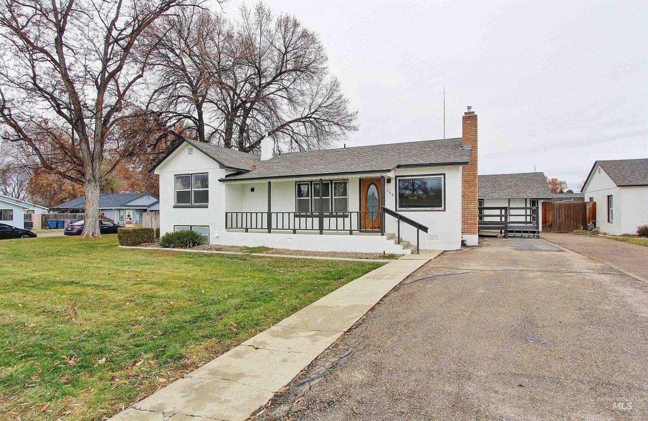 446 Lake Lowell Ave., Nampa, ID 83686 Main Photo