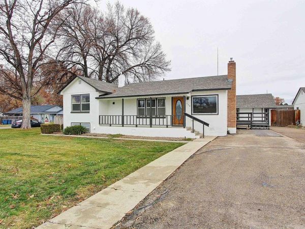 446 Lake Lowell Ave., Nampa, ID 83686
