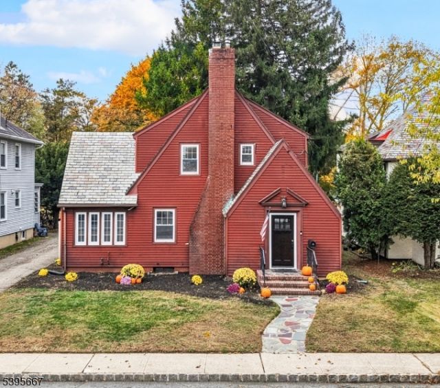 8 N Elk Ave, Dover, NJ 07801 Main Photo