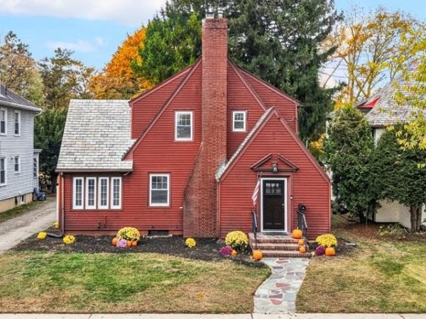 8 N Elk Ave, Dover, NJ 07801