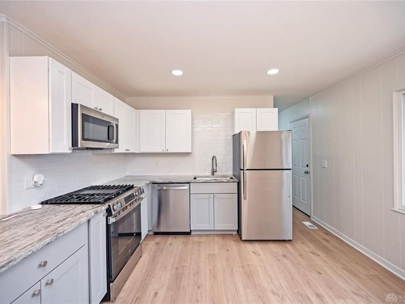 831 Weinland Drive, New Carlisle, OH 45344 Photo 9