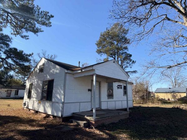 1734 E Circle Drive, Pine Bluff, AR 71603