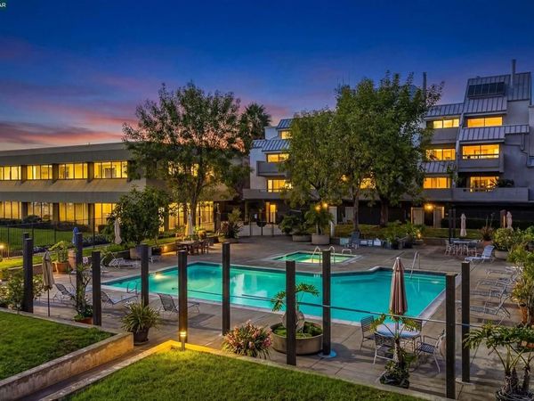 1 Embarcadero W, Unit 164, Oakland, CA 94607