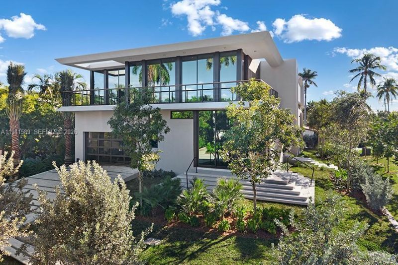 375 S Hibiscus Dr, Miami Beach, FL 33139 Photo