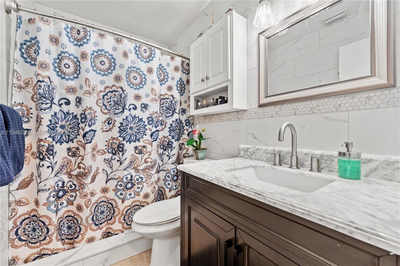 7051 SW 2nd Ct, Pembroke Pines, FL 33023 Photo