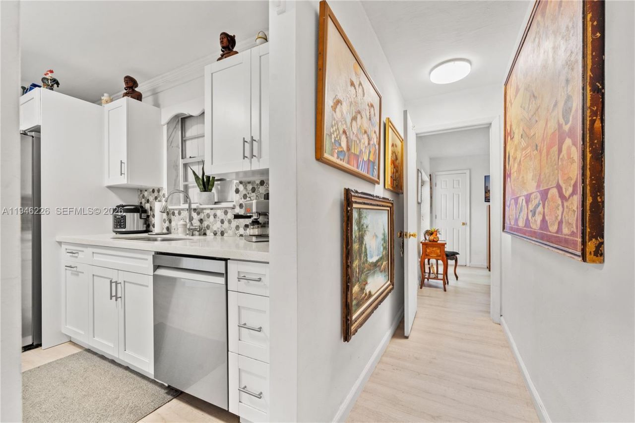 7051 SW 2nd Ct, Pembroke Pines, FL 33023 Photo