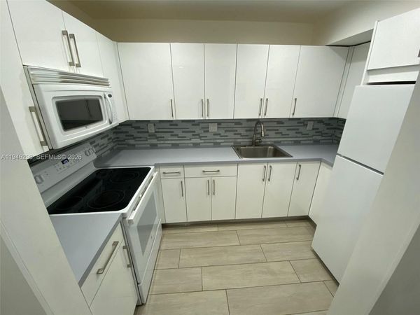 4805 NW 7th St, Unit 103-15, Miami, FL 33126