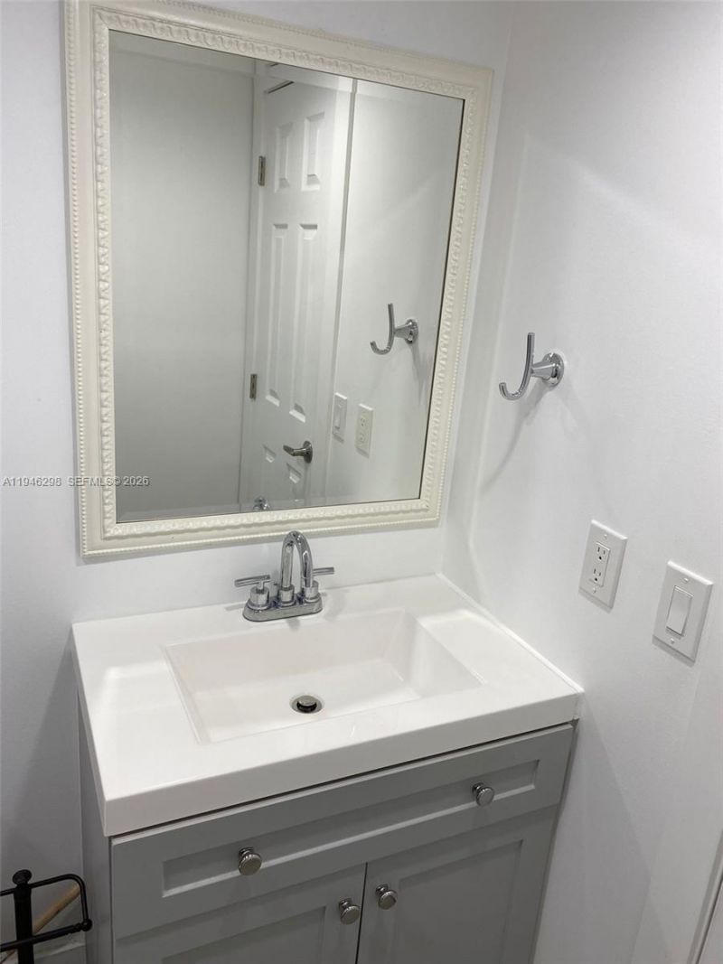 4805 NW 7th St, Unit 103-15, Miami, FL 33126 Photo