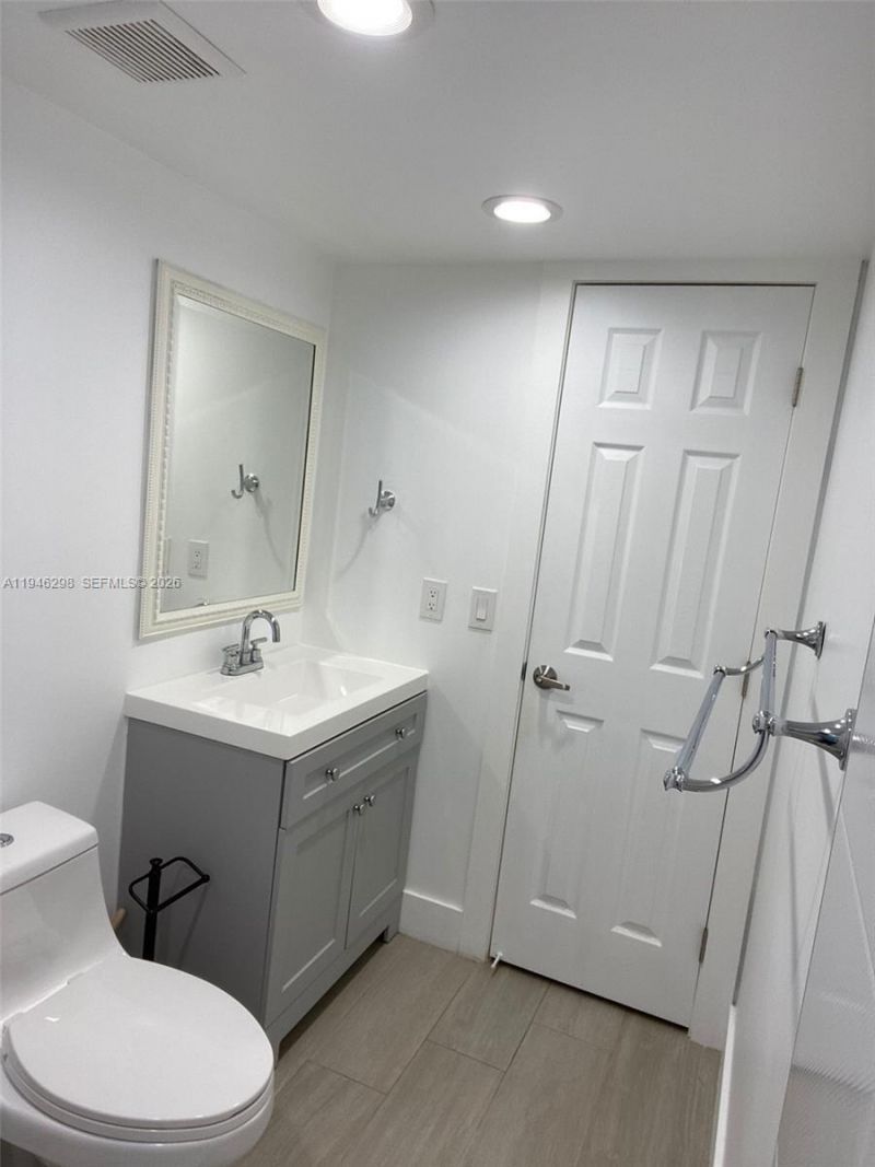 4805 NW 7th St, Unit 103-15, Miami, FL 33126 Photo