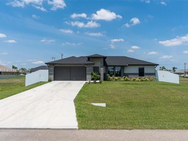 1302 NE 2nd PLACE , Cape Coral, FL 33909