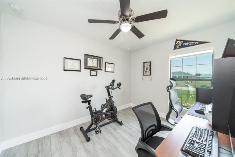 1302 NE 2nd Place , Cape Coral, FL 33909 Photo