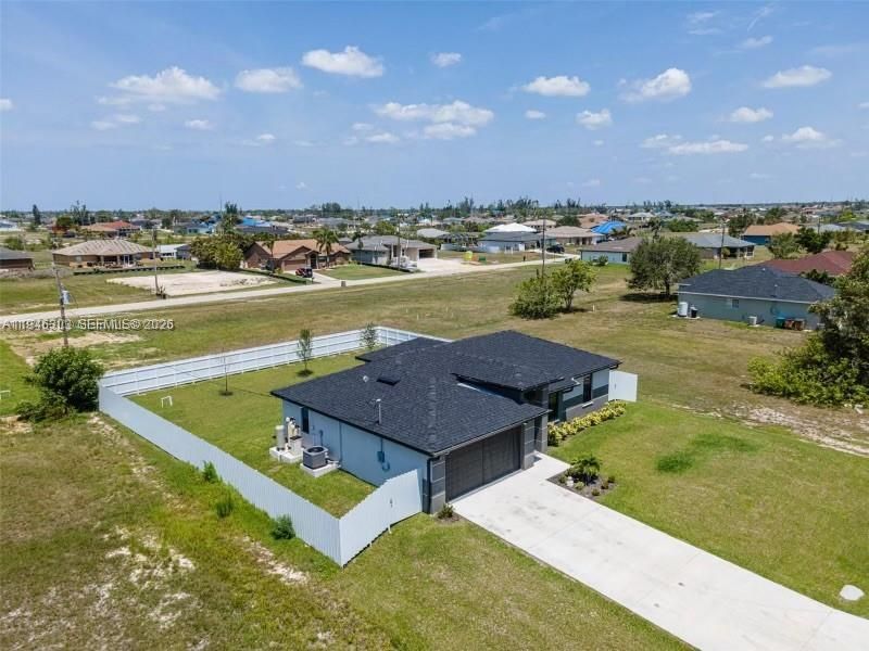 1302 NE 2nd Place , Cape Coral, FL 33909 Photo