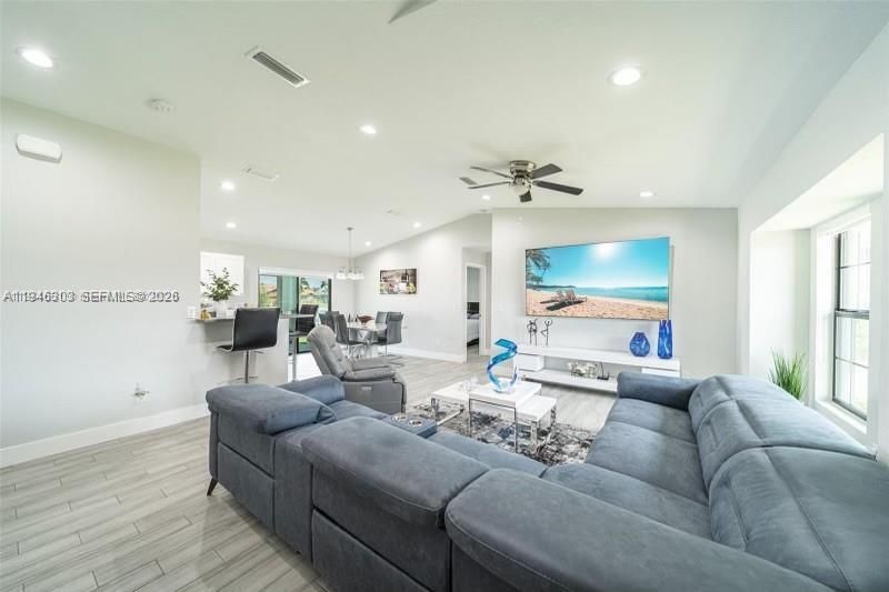 1302 NE 2nd Place , Cape Coral, FL 33909 Photo