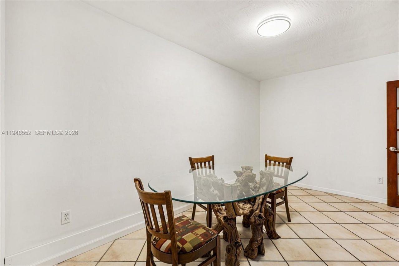 13503 NE 23rd Pl, North Miami, FL 33181 Photo