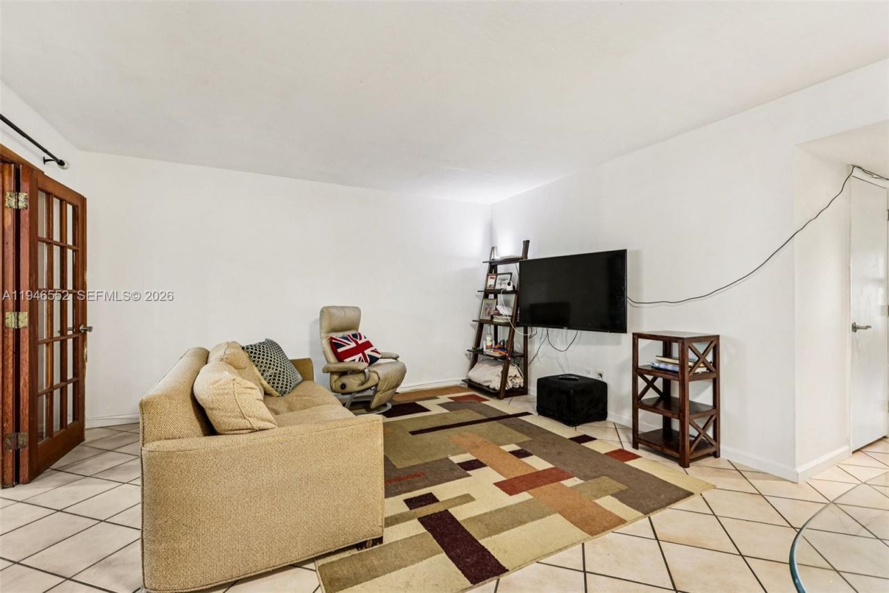 13503 NE 23rd Pl, North Miami, FL 33181 Photo