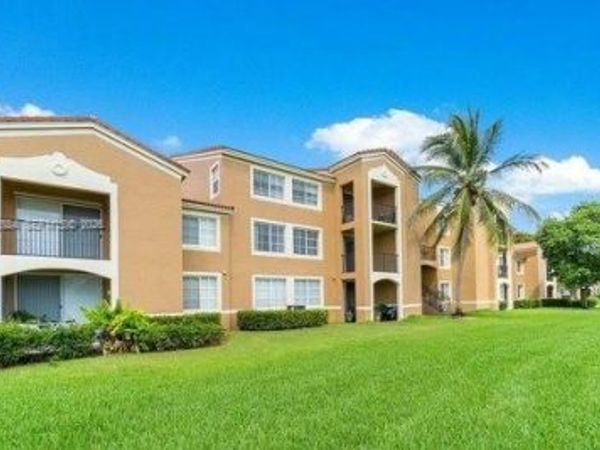 7930 N Nob Hill Rd, Unit 204, Tamarac, FL 33321