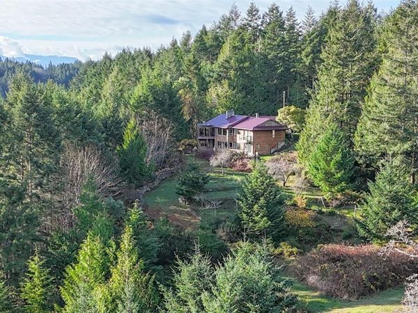835 Chelwood Rd , Gabriola Island, BC V0R 1X1