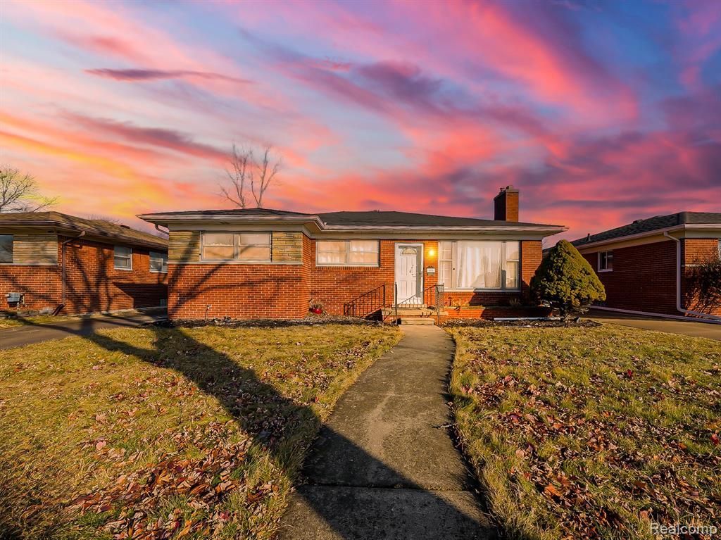 20007 Chalon Street, Saint Clair Shores, MI 48080 Main Photo