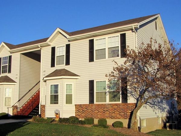 1428 Surrey Lane, Unit D, St Peters, MO 63304