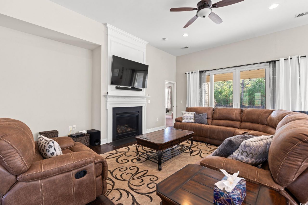 126 Viareggio Rd. Photo 10