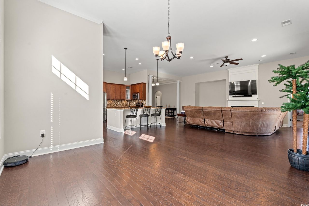 126 Viareggio Rd. Photo 11