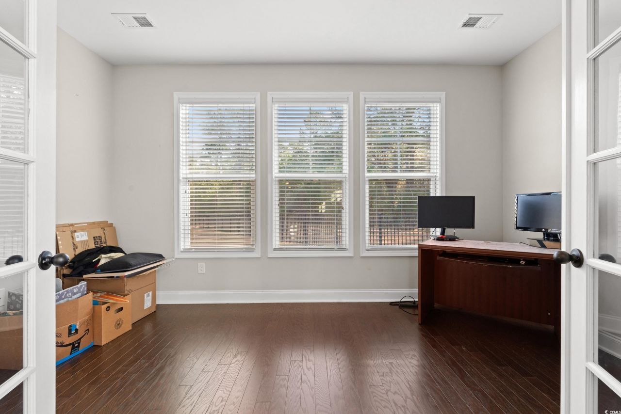 126 Viareggio Rd. Photo 13