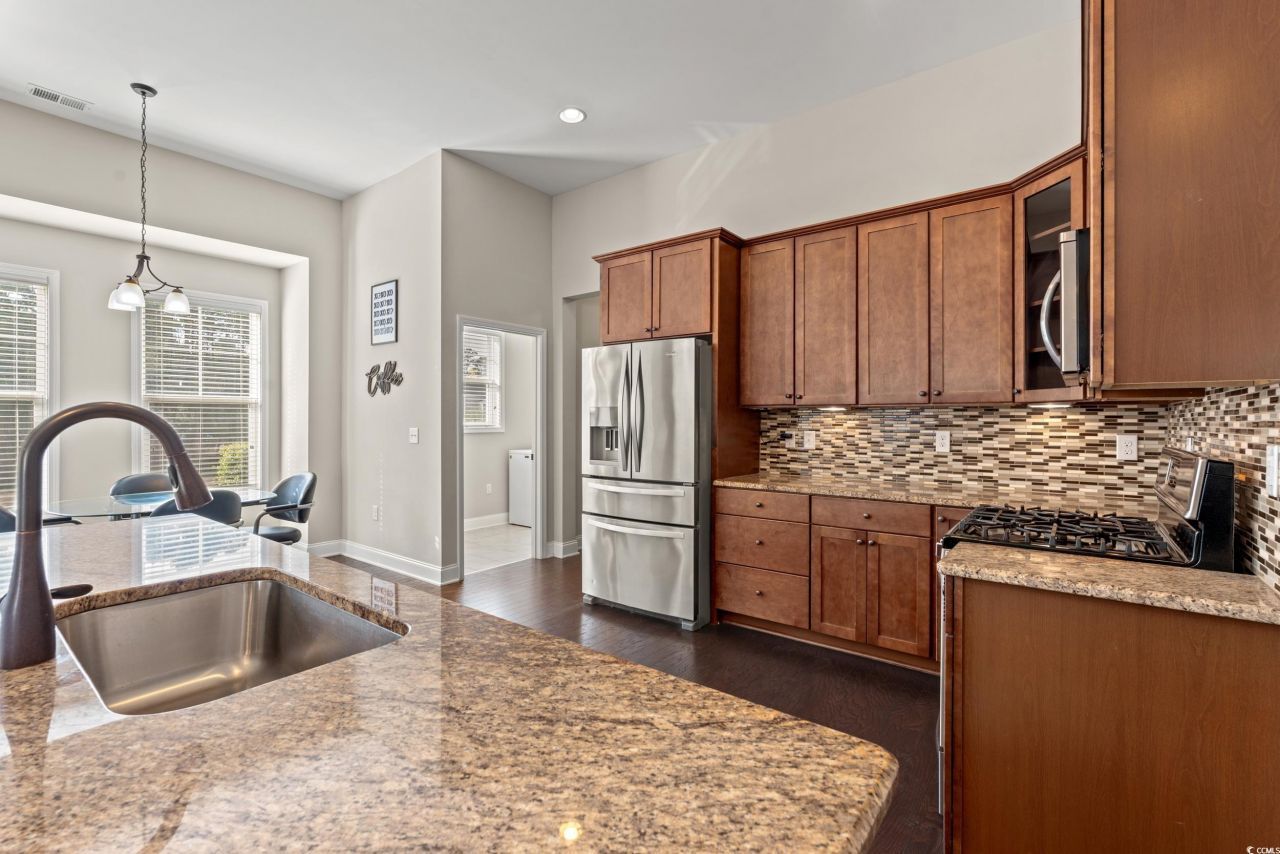 126 Viareggio Rd. Photo 8