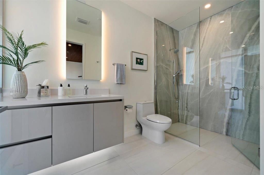 111 Golden Gate Point, Unit 802PH, Sarasota, FL 34236 Photo