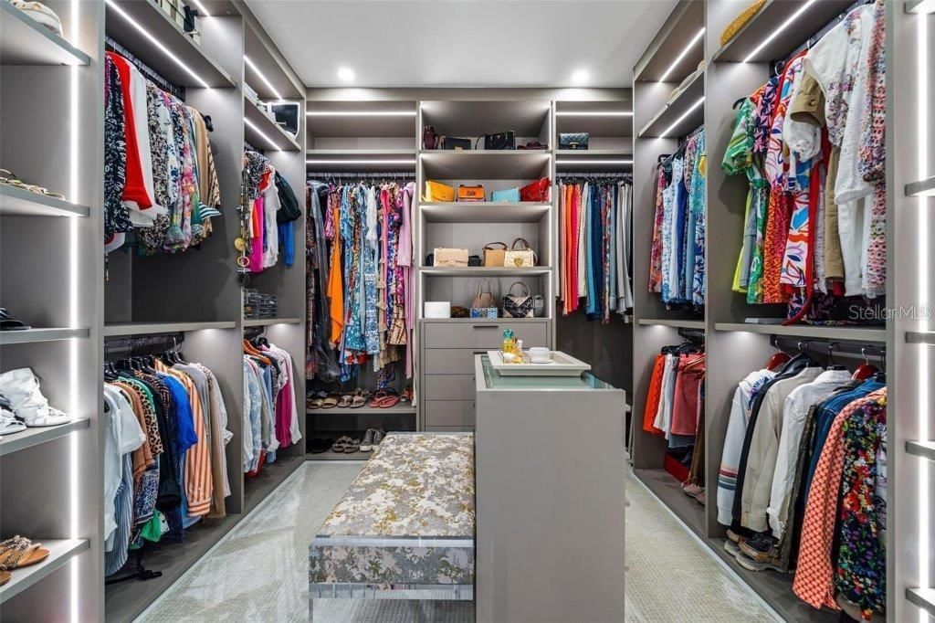 111 Golden Gate Point, Unit 802PH, Sarasota, FL 34236 Photo