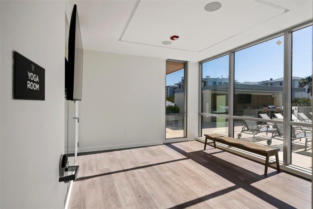 111 Golden Gate Point, Unit 802PH, Sarasota, FL 34236 Photo