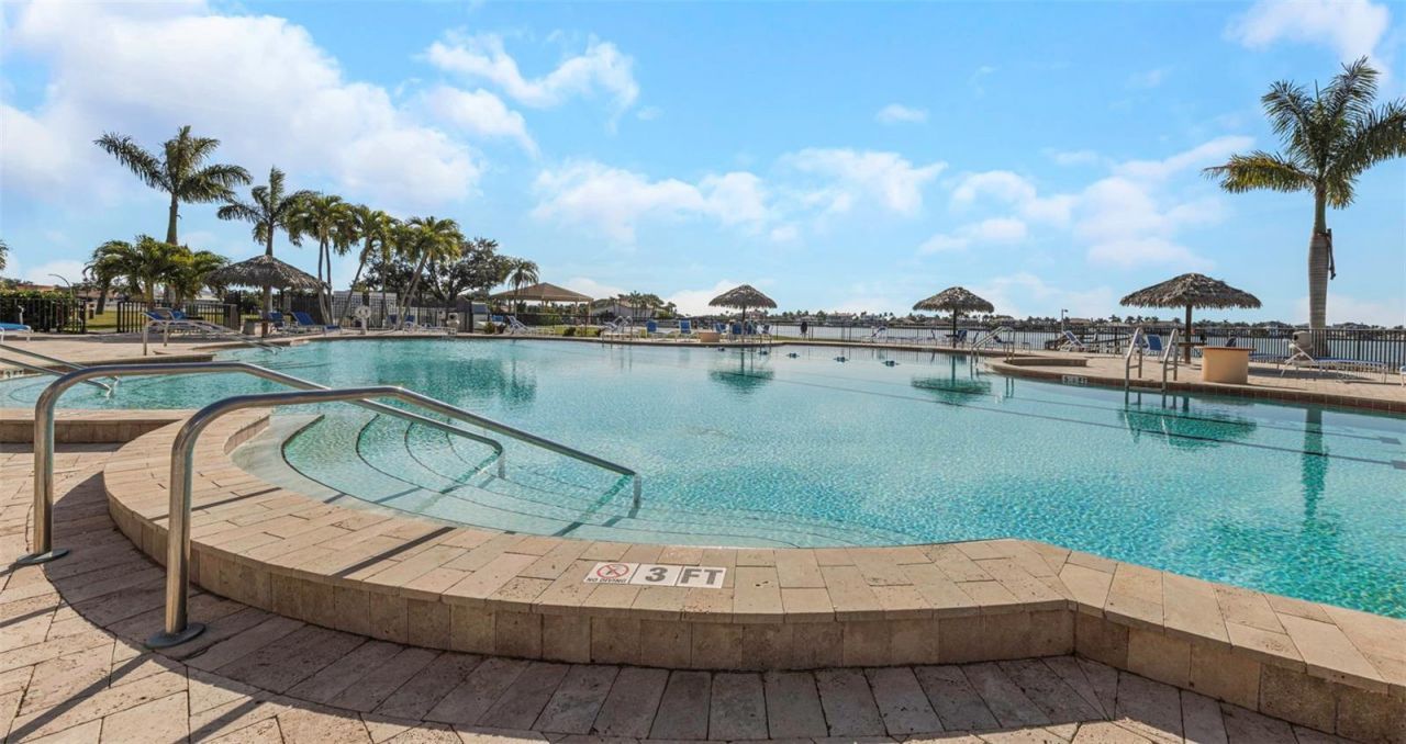 5020 Brittany Drive S, Unit 224, Saint Petersburg, FL 33715 Photo