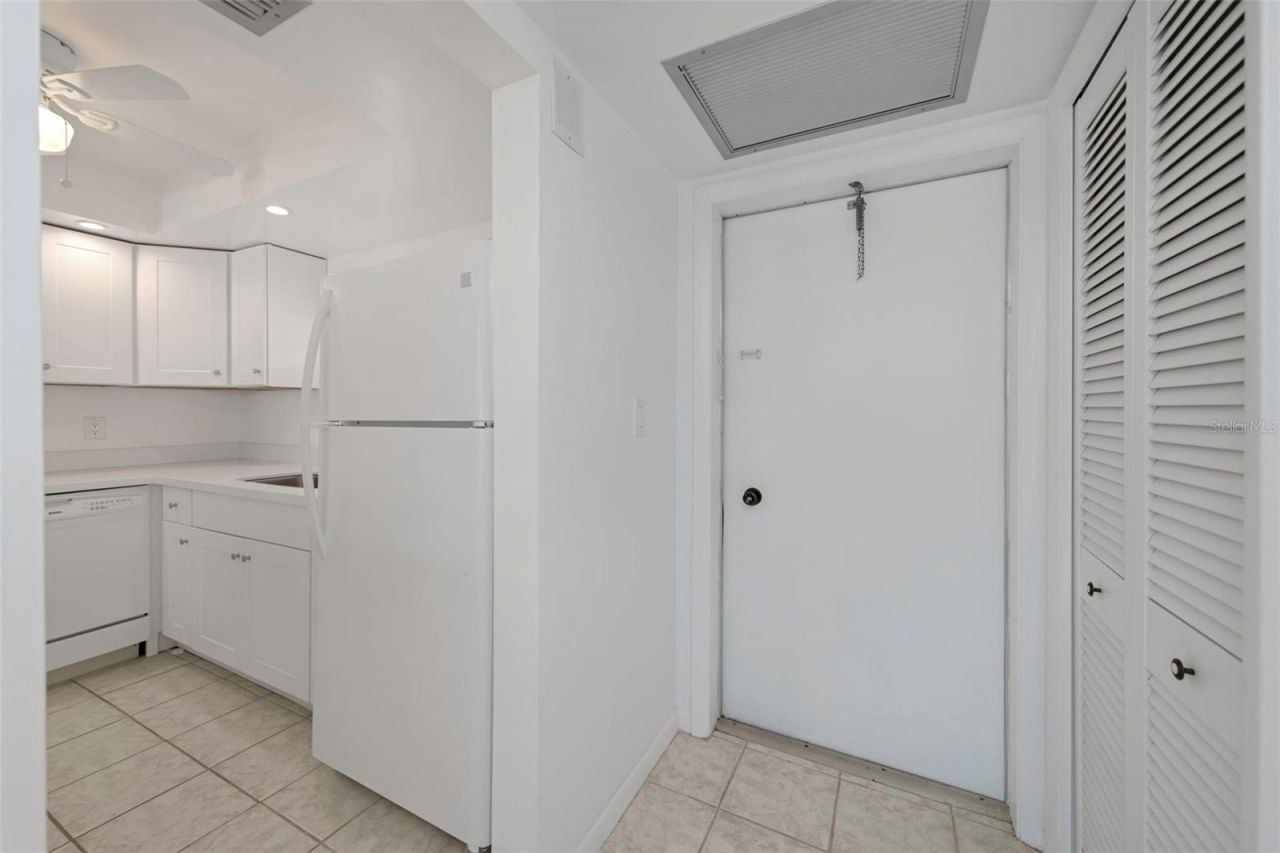 5020 Brittany Drive S, Unit 224, Saint Petersburg, FL 33715 Photo