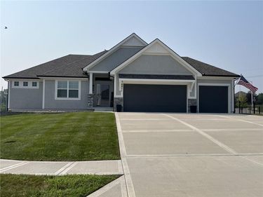 10513 N Wayne Avenue, Kansas City, MO 64155