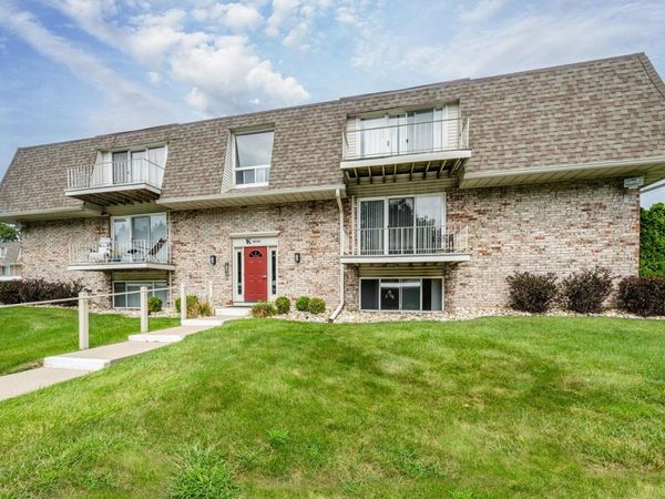 3626 Lakeshore Dr K9, Unit 9, St. Joseph, MI 49085