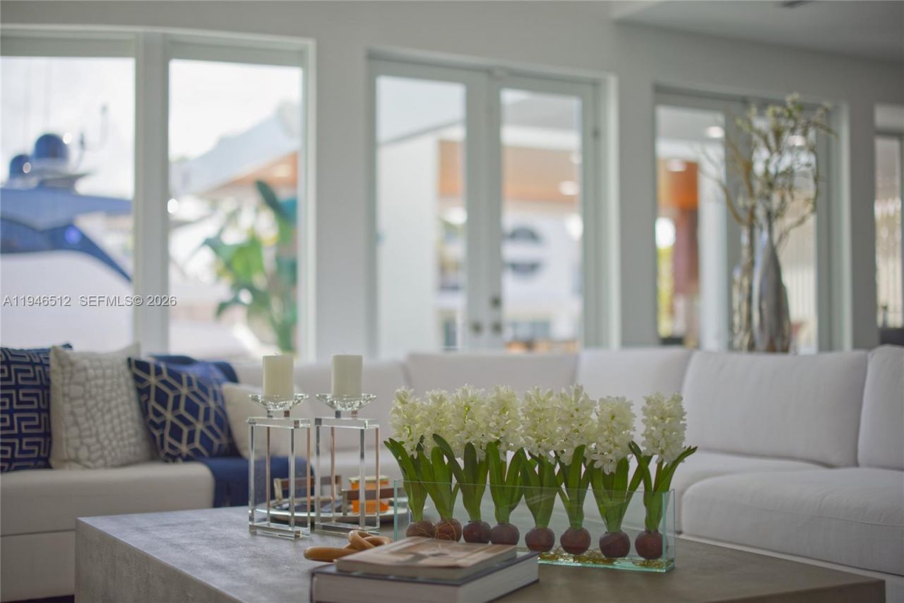 3368 NE 169th St, North Miami Beach, FL 33160 Photo