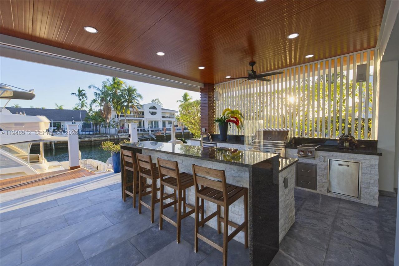 3368 NE 169th St, North Miami Beach, FL 33160 Photo