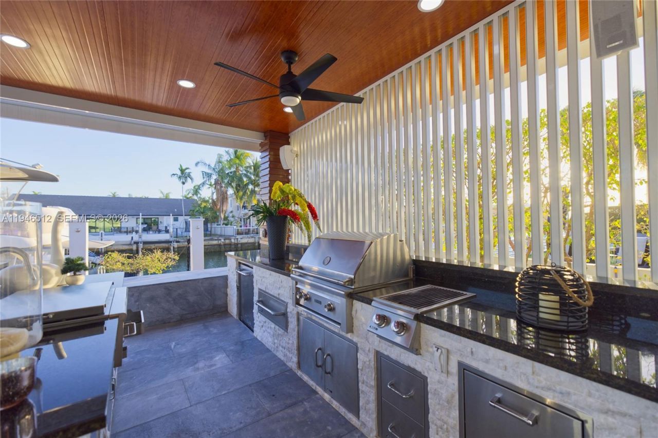 3368 NE 169th St, North Miami Beach, FL 33160 Photo